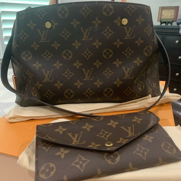 Louis Vuitton - Picture 2 of 3